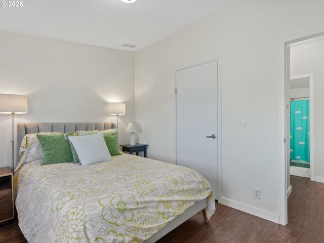 21155 Ne SUNNYCREST Rd, Newberg, OR 97132