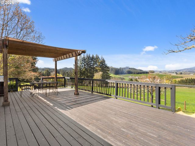 21155 Ne SUNNYCREST Rd, Newberg, OR 97132