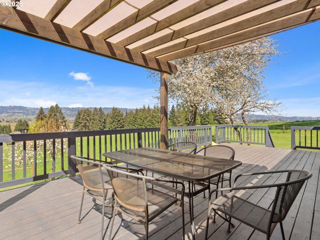 21155 Ne SUNNYCREST Rd, Newberg, OR 97132