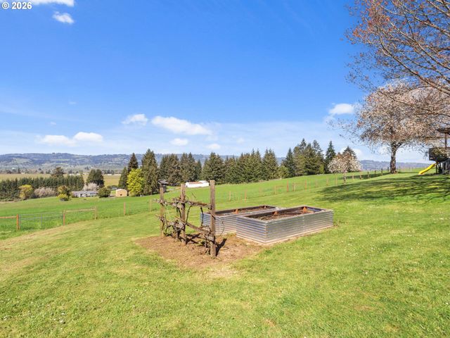 21155 Ne SUNNYCREST Rd, Newberg, OR 97132