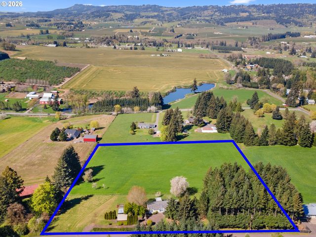 21155 Ne SUNNYCREST Rd, Newberg, OR 97132