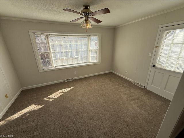 107 Westgate Circle C, Winston-salem, NC 27106