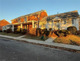 107 Westgate Circle C, Winston-salem, NC 27106