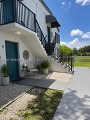 7235 NW 179th St 101, Hialeah, FL 33015
