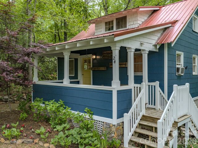 24 Moore Circle, Black Mountain, NC 28711