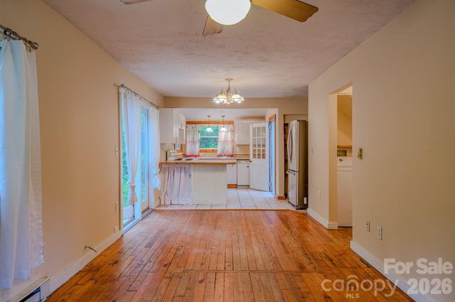 24 Moore Circle, Black Mountain, NC 28711