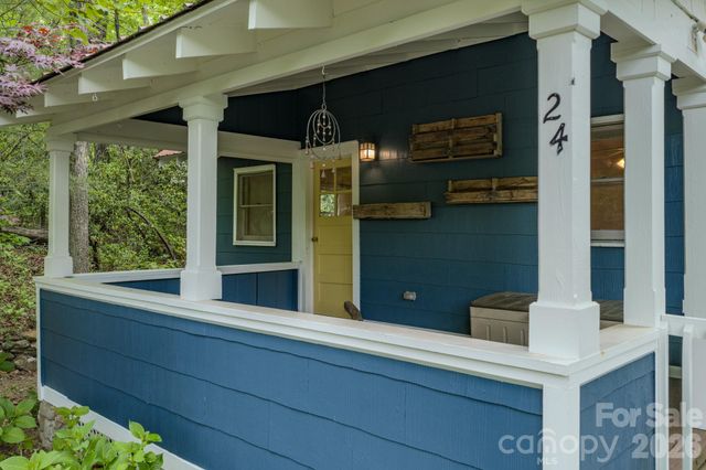 24 Moore Circle, Black Mountain, NC 28711