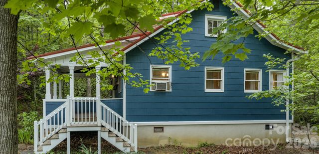 24 Moore Circle, Black Mountain, NC 28711
