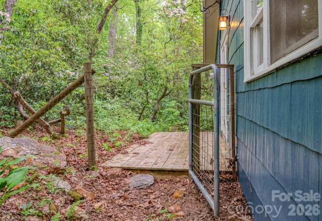24 Moore Circle, Black Mountain, NC 28711