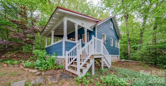 24 Moore Circle, Black Mountain, NC 28711