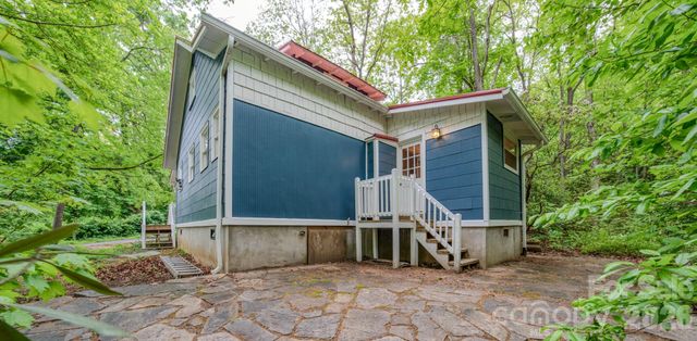 24 Moore Circle, Black Mountain, NC 28711