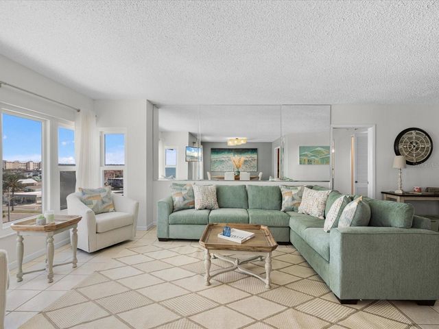 17400 GULF BOULEVARD J7, St Petersburg, FL 33708