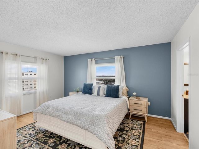17400 GULF BOULEVARD J7, St Petersburg, FL 33708