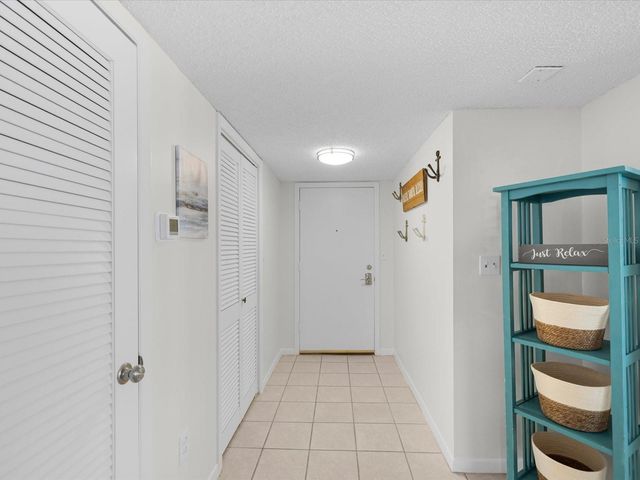 17400 GULF BOULEVARD J7, St Petersburg, FL 33708