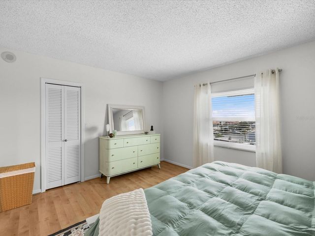 17400 GULF BOULEVARD J7, St Petersburg, FL 33708