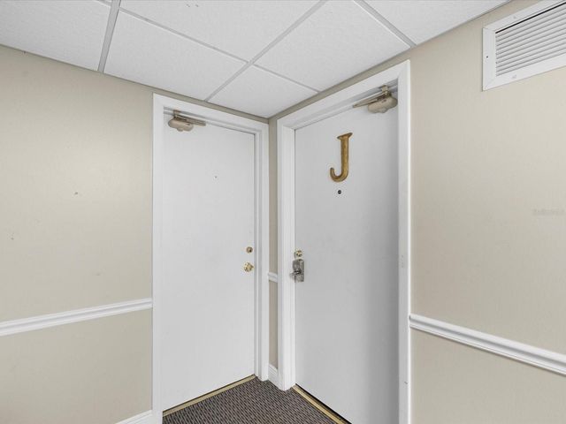 17400 GULF BOULEVARD J7, St Petersburg, FL 33708