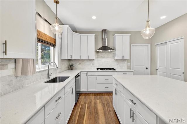 415 Filipp Lane, Lake St Louis, MO 63367