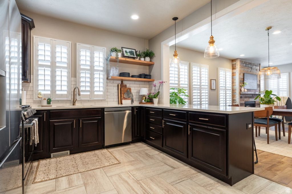 Image 15 of property listing at 5047 W BLACK TWIG DR, South Jordan, UT 84009