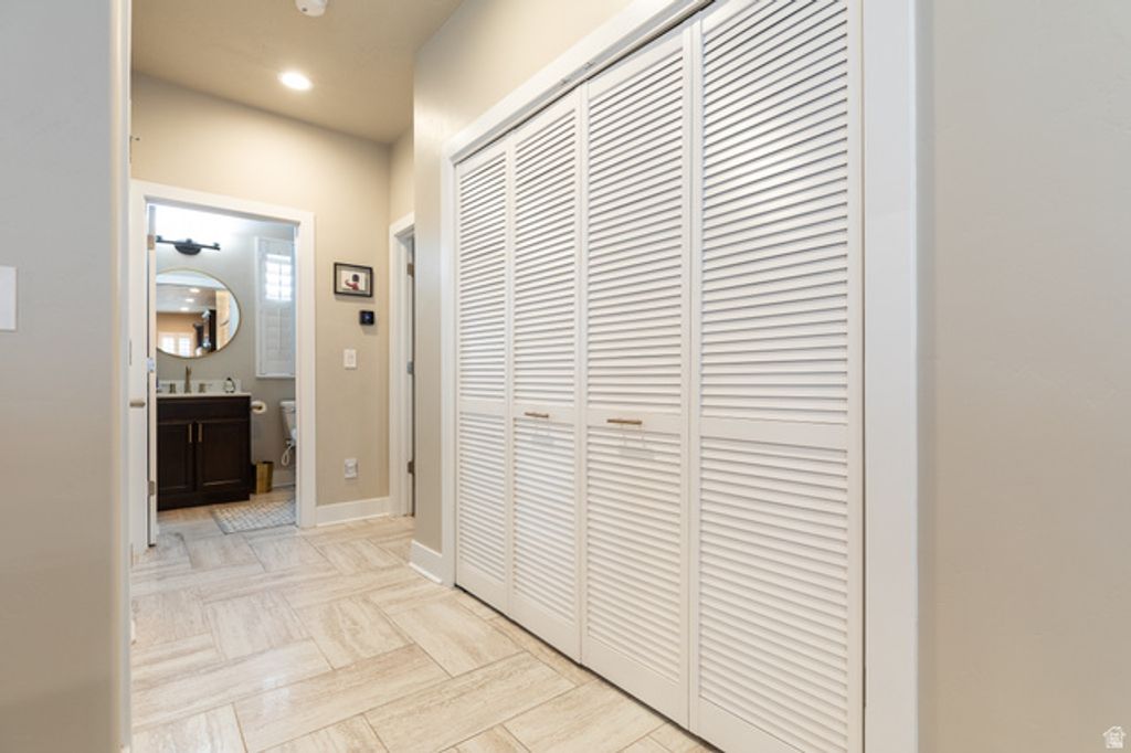 Image 19 of property listing at 5047 W BLACK TWIG DR, South Jordan, UT 84009