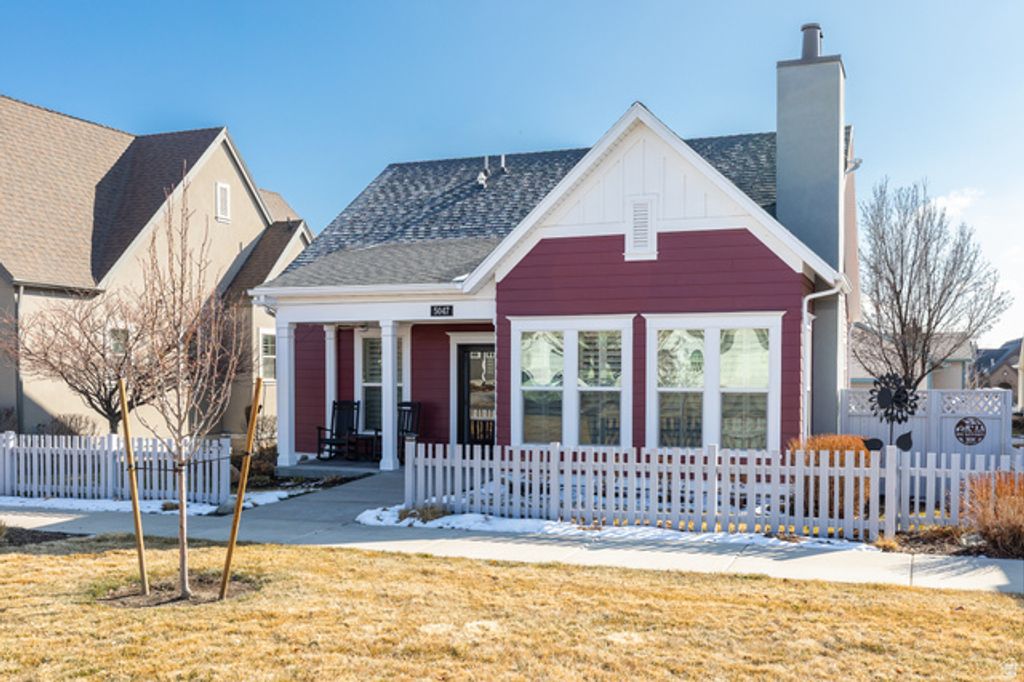 Image 3 of property listing at 5047 W BLACK TWIG DR, South Jordan, UT 84009