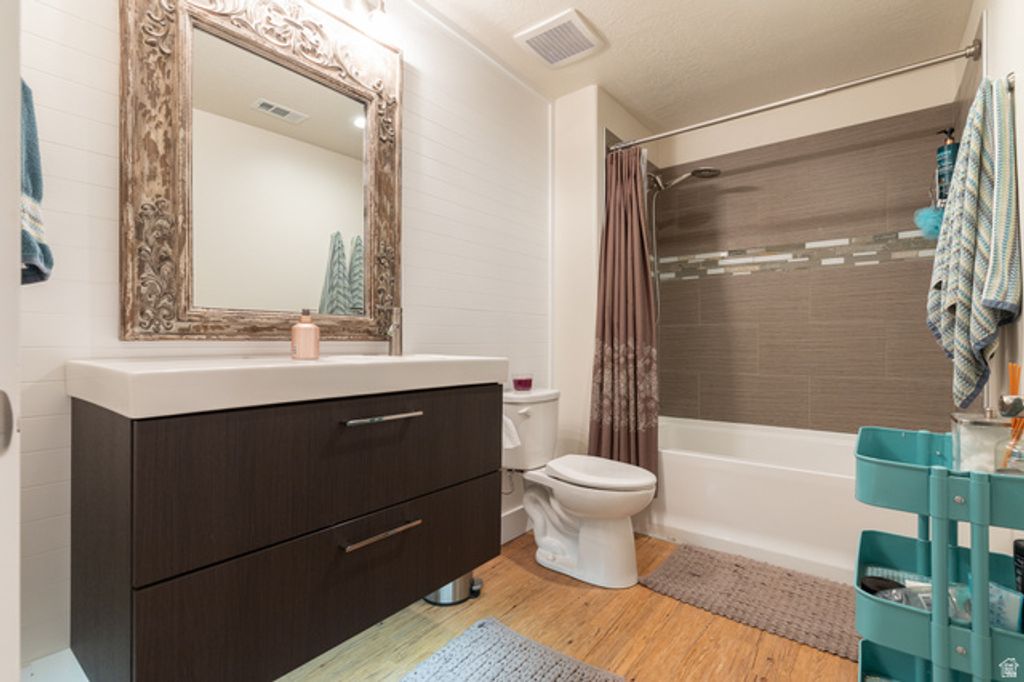 Image 31 of property listing at 5047 W BLACK TWIG DR, South Jordan, UT 84009