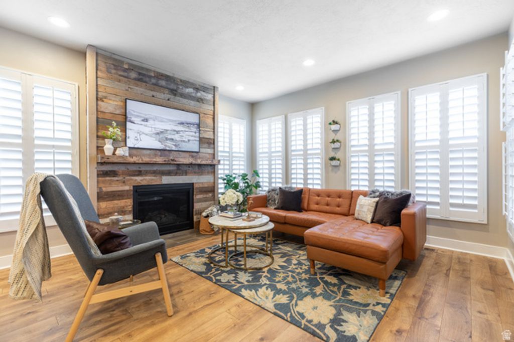 Image 8 of property listing at 5047 W BLACK TWIG DR, South Jordan, UT 84009