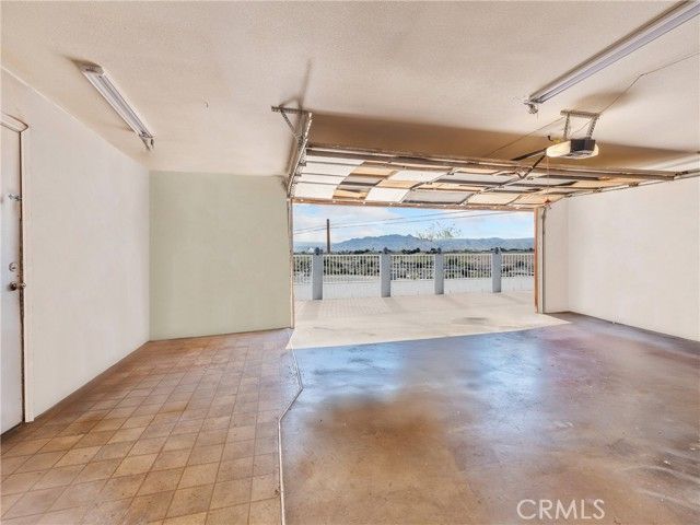 16680 Mission Street, Hesperia, CA 92345