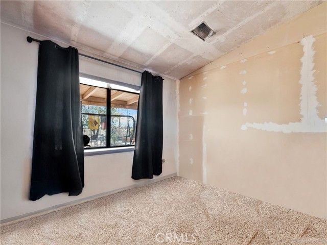 16680 Mission Street, Hesperia, CA 92345