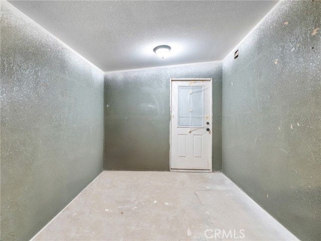 16680 Mission Street, Hesperia, CA 92345