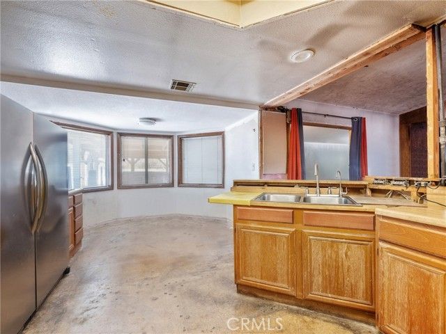 16680 Mission Street, Hesperia, CA 92345