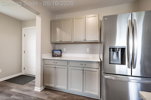 257 Sandhill Court, White Lake Charter Township, MI 48386