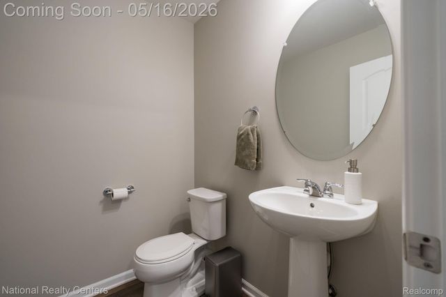 257 Sandhill Court, White Lake Charter Township, MI 48386