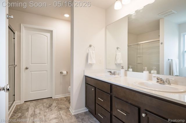 257 Sandhill Court, White Lake Charter Township, MI 48386