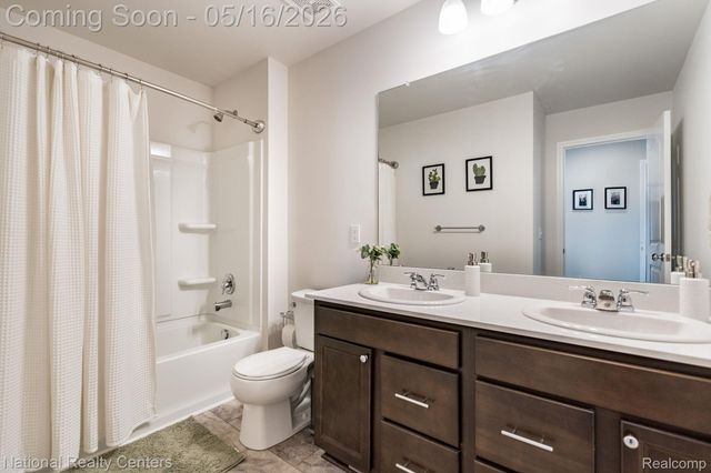 257 Sandhill Court, White Lake Charter Township, MI 48386