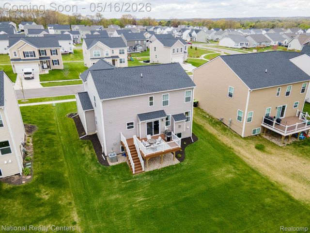 257 Sandhill Court, White Lake Charter Township, MI 48386