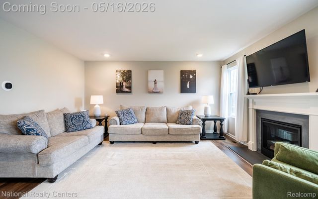 257 Sandhill Court, White Lake Charter Township, MI 48386
