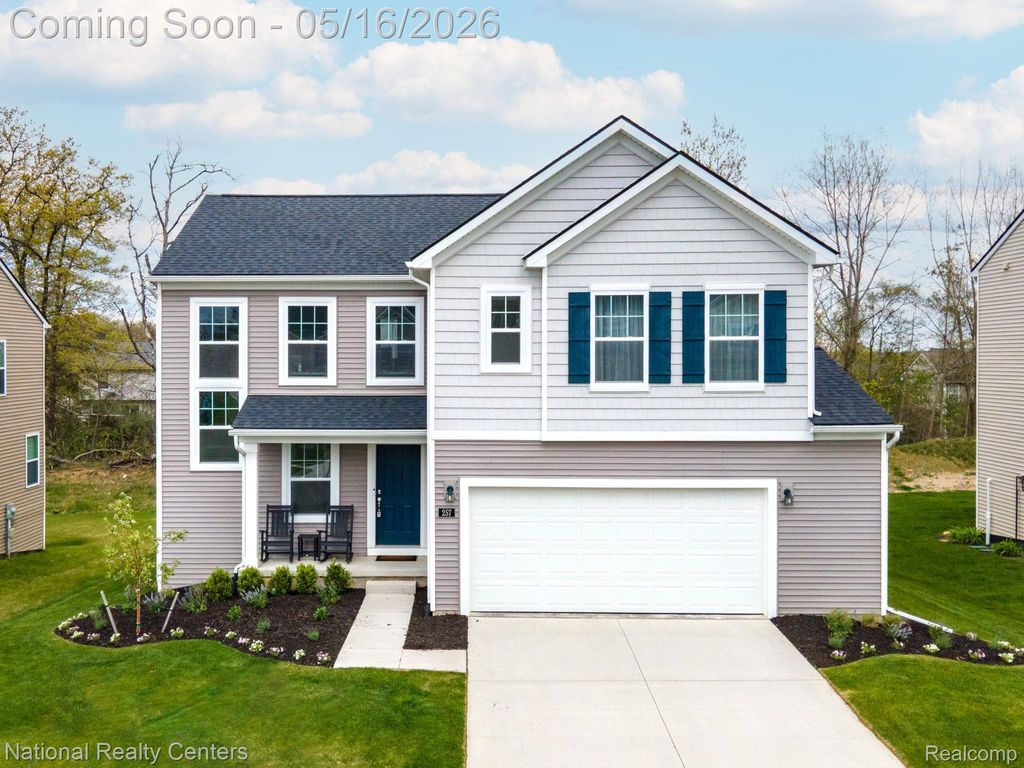257 Sandhill Court, White Lake Charter Township, MI 48386