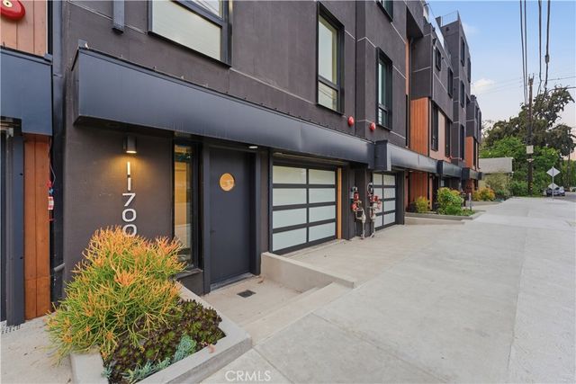 11700 Charnock, Los Angeles, CA 90066
