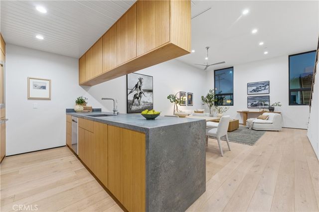 11700 Charnock, Los Angeles, CA 90066