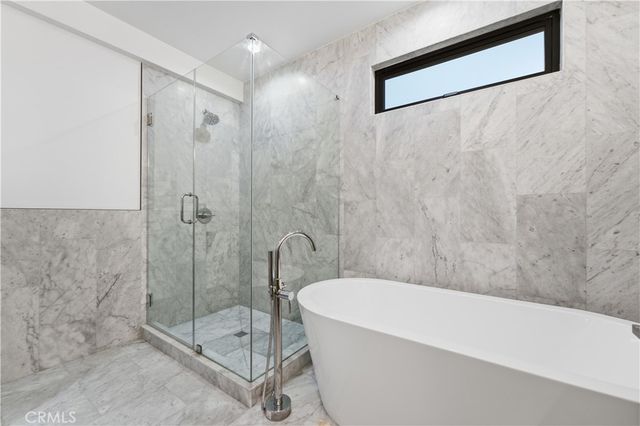 11700 Charnock, Los Angeles, CA 90066