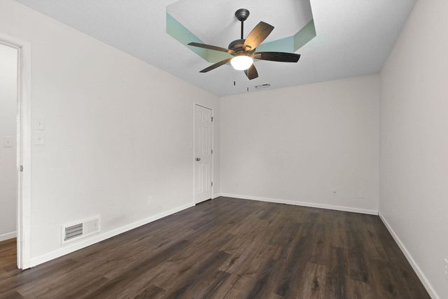 4804 ORCHARD LN, Columbia, MO 65202