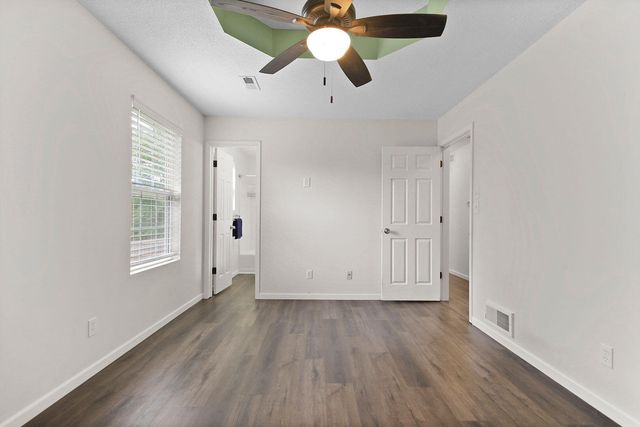 4804 ORCHARD LN, Columbia, MO 65202