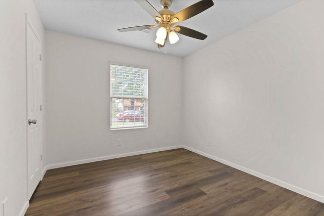 4804 ORCHARD LN, Columbia, MO 65202