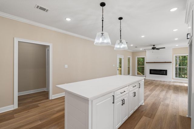 84 Riviera Dr., Hattiesburg, MS 39402