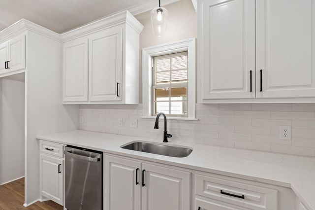 84 Riviera Dr., Hattiesburg, MS 39402