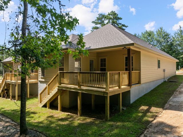 84 Riviera Dr., Hattiesburg, MS 39402
