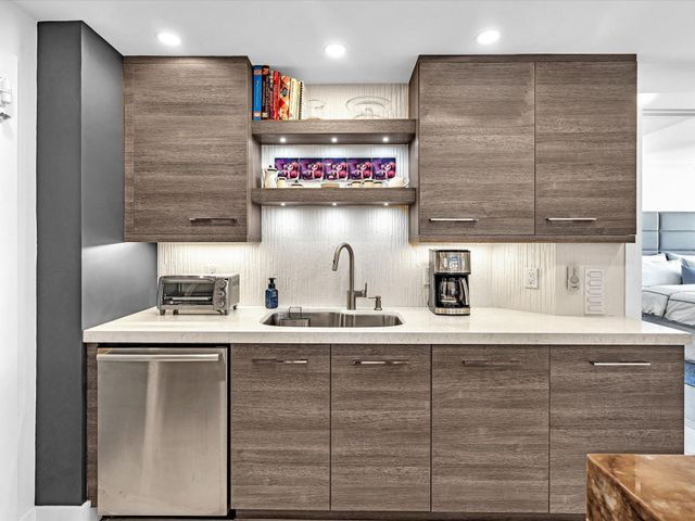 3300 NE 36th Street 308, Fort Lauderdale, FL 33308