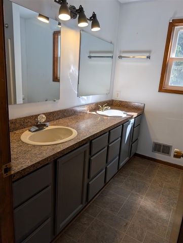 6096 147th Avenue, Holland, MI 49423