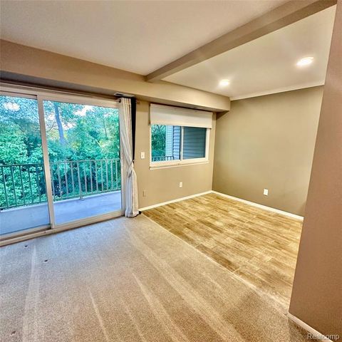 3855 Lone Pine Road 301, West Bloomfield, MI 48323