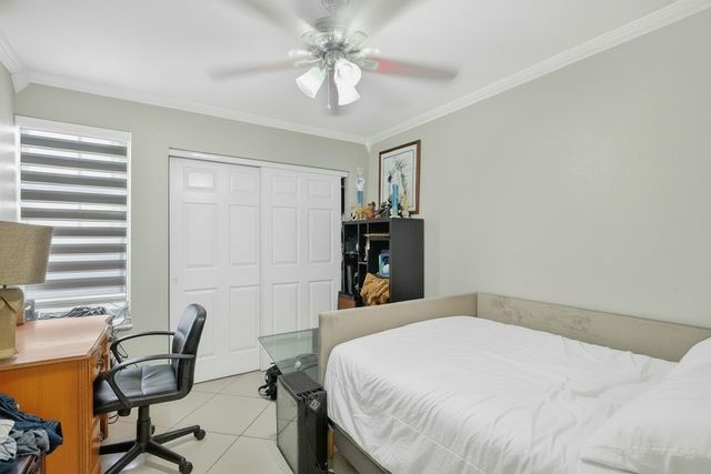 9511 SW 49 Street, Cooper City, FL 33328